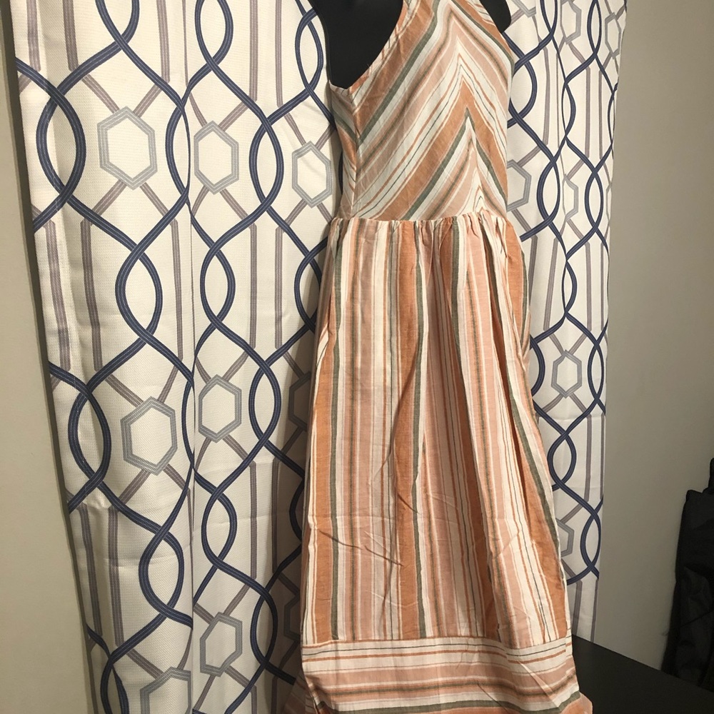 💜HP💜 Halter dress - Picture 3 of 8